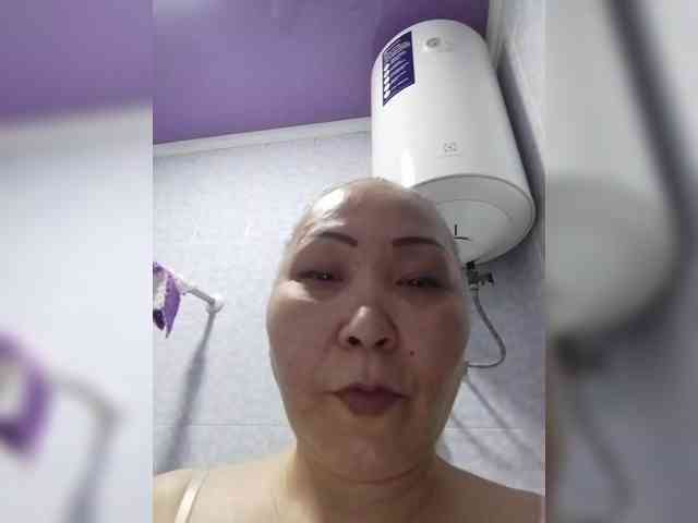 F_L_I_R_T_I_N_G webcam