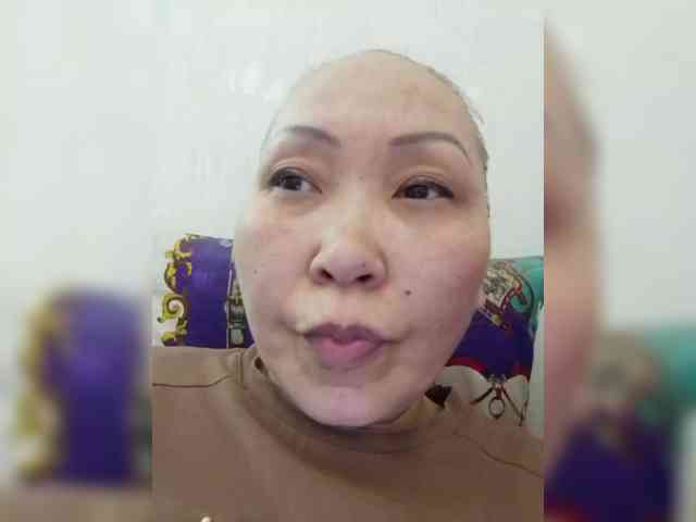 F_L_I_R_T_I_N_G webcam
