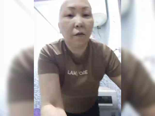 F_L_I_R_T_I_N_G webcam