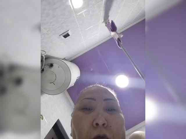 F_L_I_R_T_I_N_G webcam