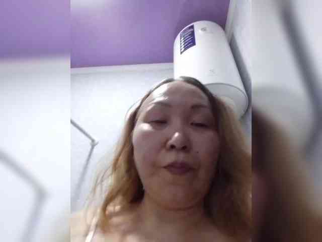 F_L_I_R_T_I_N_G webcam
