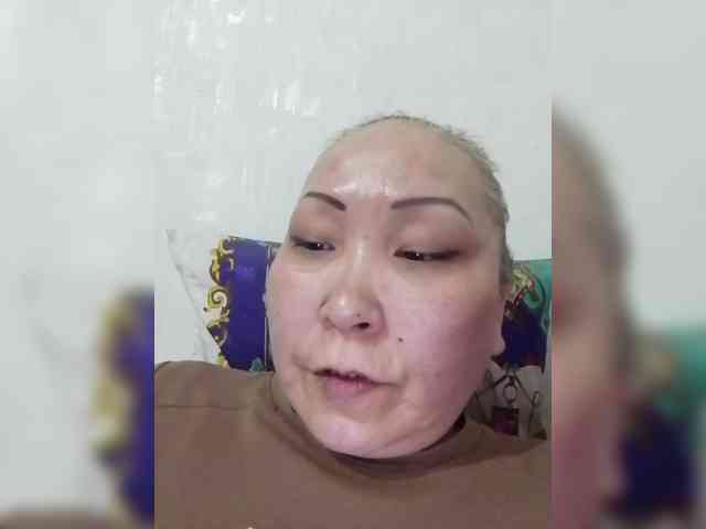 F_L_I_R_T_I_N_G webcam
