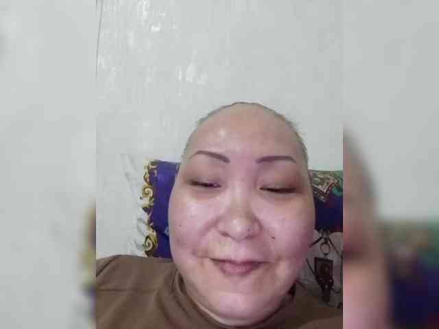 F_L_I_R_T_I_N_G webcam