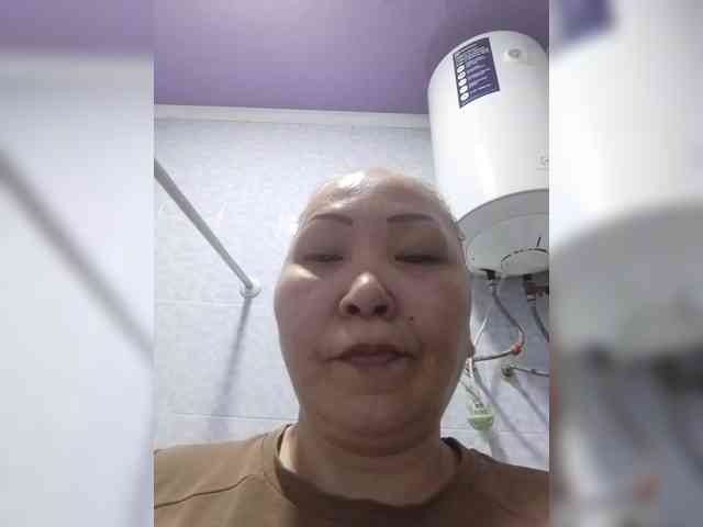 F_L_I_R_T_I_N_G webcam