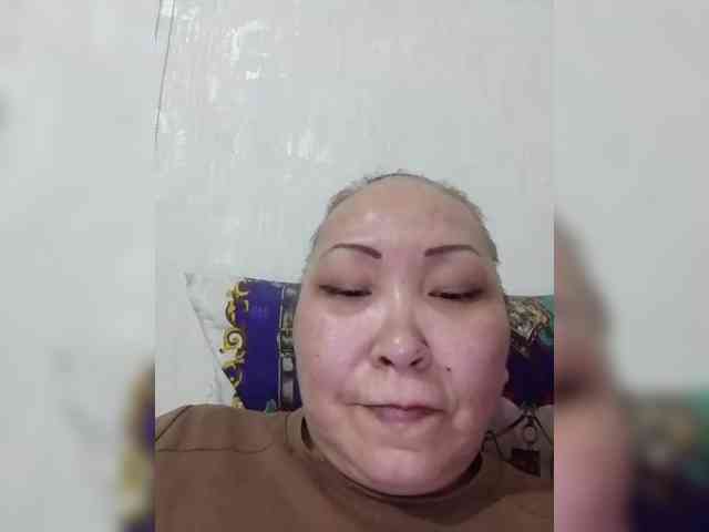 F_L_I_R_T_I_N_G webcam
