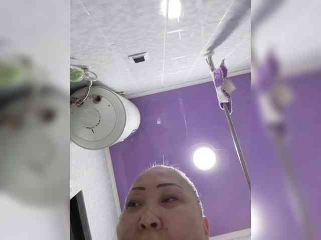 F_L_I_R_T_I_N_G webcam
