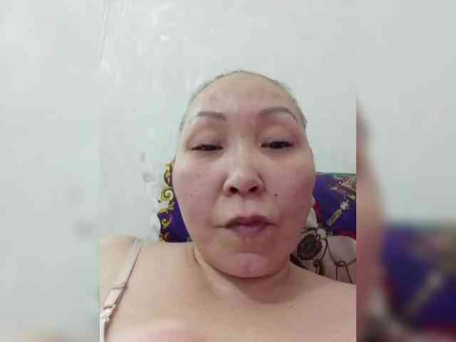 F_L_I_R_T_I_N_G webcam