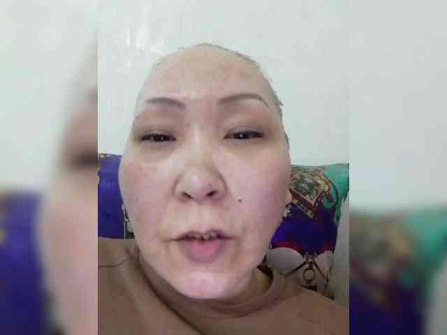 F_L_I_R_T_I_N_G webcam