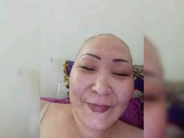 F_L_I_R_T_I_N_G webcam