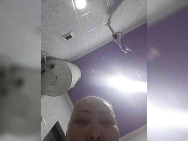 F_L_I_R_T_I_N_G webcam