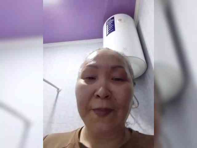 F_L_I_R_T_I_N_G webcam