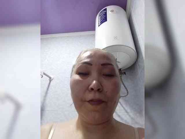 F_L_I_R_T_I_N_G webcam