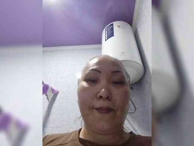 F_L_I_R_T_I_N_G webcam