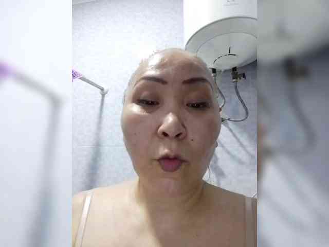 F_L_I_R_T_I_N_G webcam