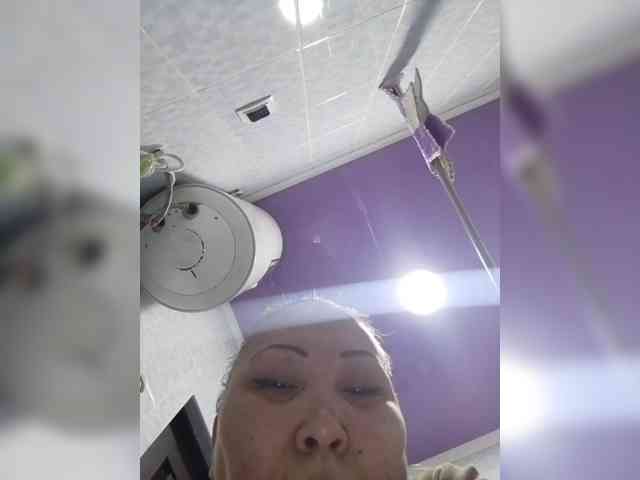 F_L_I_R_T_I_N_G webcam