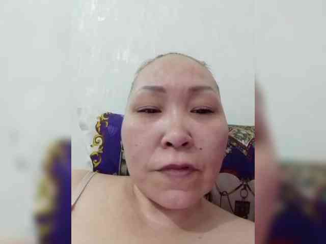 F_L_I_R_T_I_N_G webcam