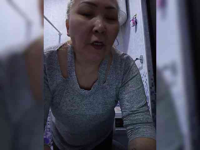 Qweentis Live Webcam on BongaCams