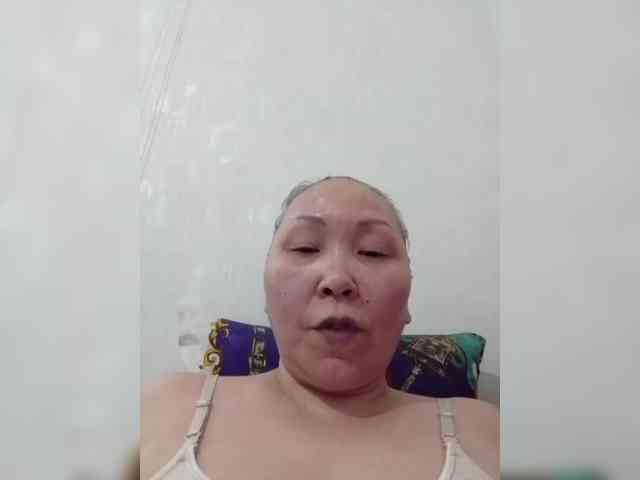 F_L_I_R_T_I_N_G webcam