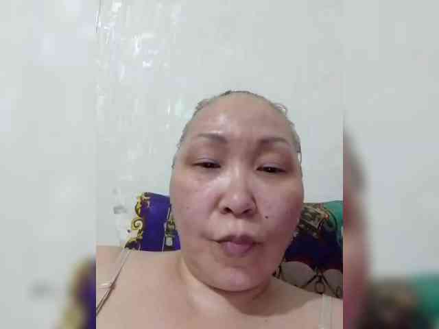 F_L_I_R_T_I_N_G webcam