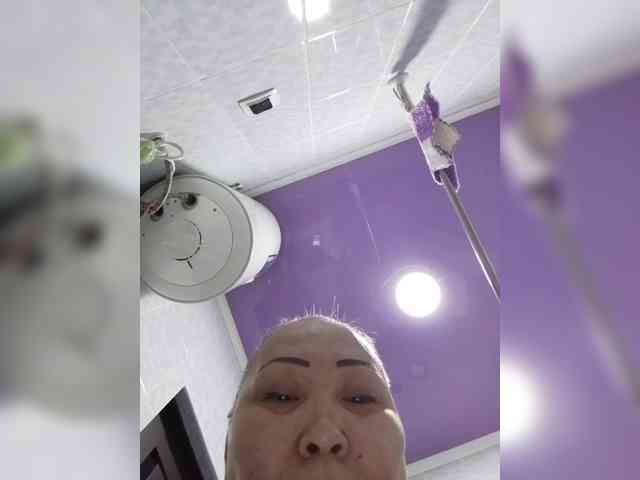 F_L_I_R_T_I_N_G webcam