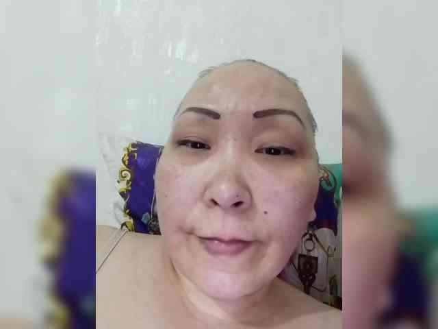 F_L_I_R_T_I_N_G webcam
