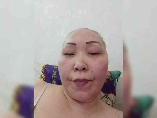 F_L_I_R_T_I_N_G webcam