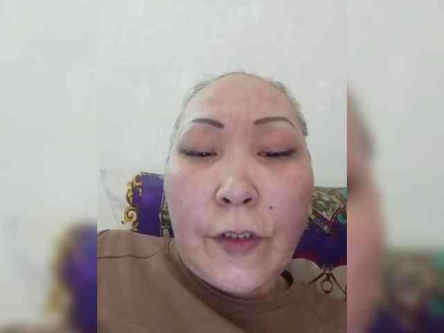 F_L_I_R_T_I_N_G webcam