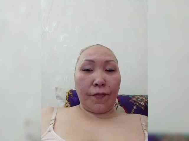 F_L_I_R_T_I_N_G webcam