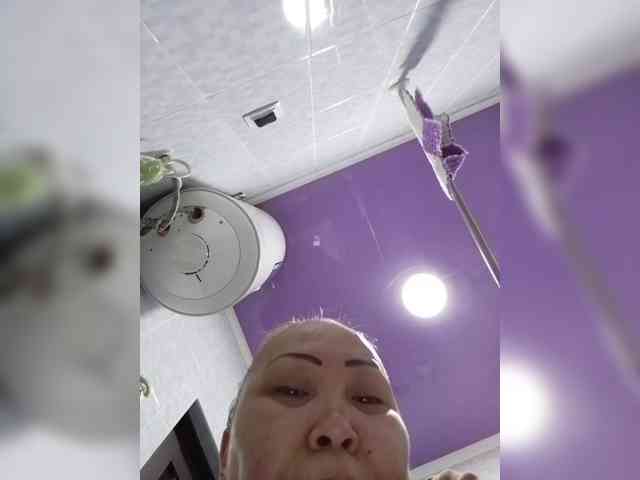 F_L_I_R_T_I_N_G webcam
