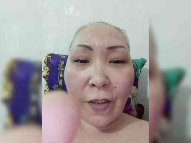F_L_I_R_T_I_N_G webcam