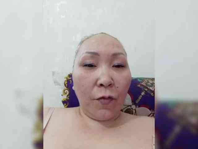 F_L_I_R_T_I_N_G webcam