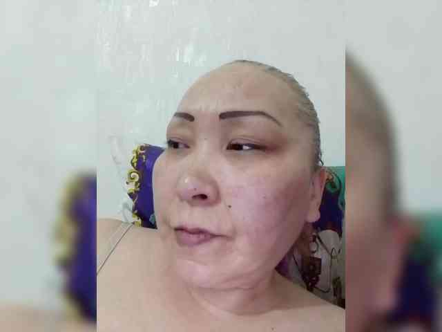 F_L_I_R_T_I_N_G webcam