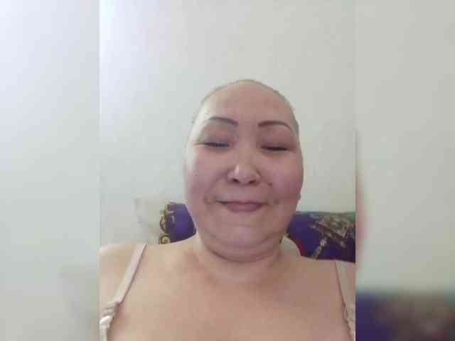 F_L_I_R_T_I_N_G webcam