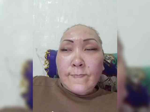 F_L_I_R_T_I_N_G webcam