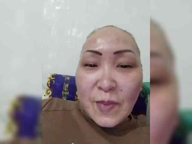 F_L_I_R_T_I_N_G webcam