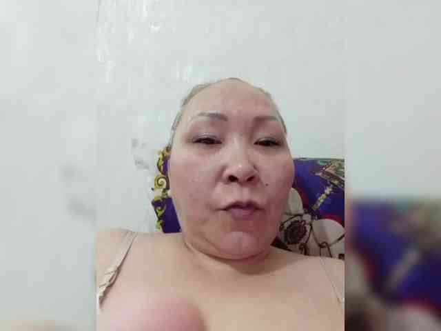 F_L_I_R_T_I_N_G webcam