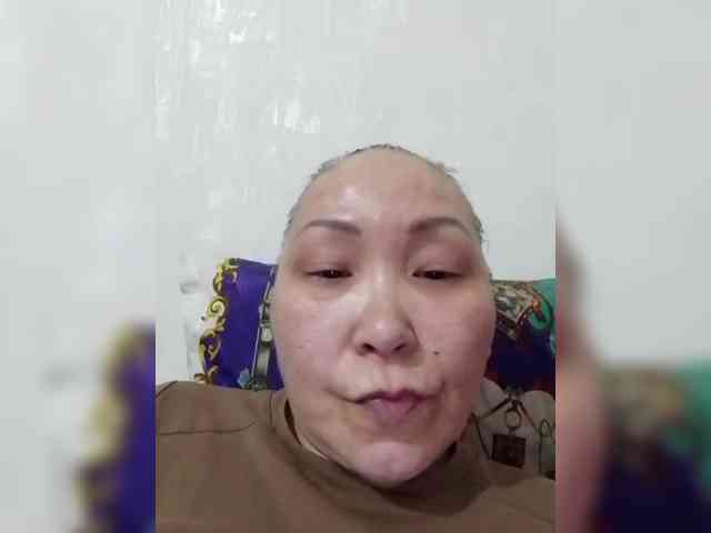 F_L_I_R_T_I_N_G webcam