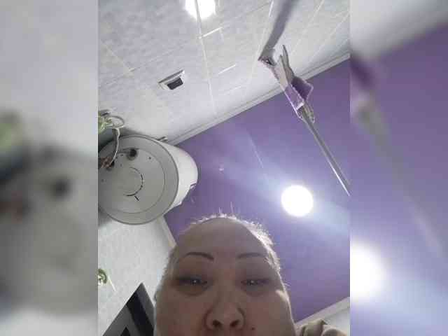 F_L_I_R_T_I_N_G webcam