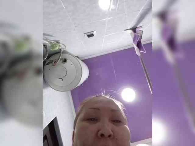 F_L_I_R_T_I_N_G webcam