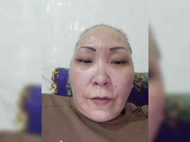 F_L_I_R_T_I_N_G webcam