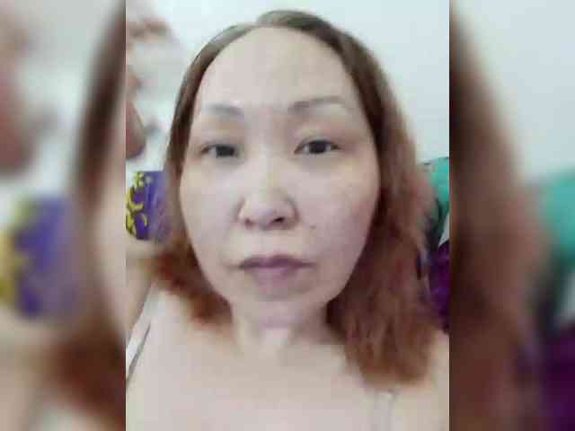 F_L_I_R_T_I_N_G webcam