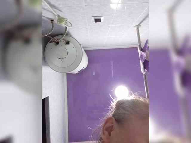 F_L_I_R_T_I_N_G webcam