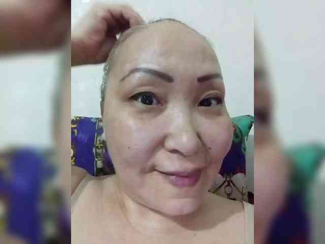 F_L_I_R_T_I_N_G webcam