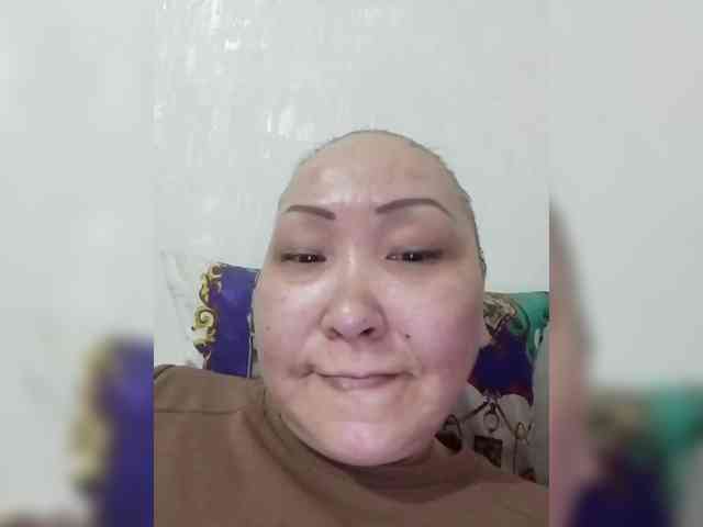 F_L_I_R_T_I_N_G webcam