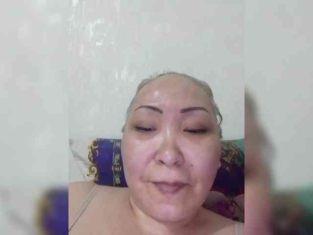 F_L_I_R_T_I_N_G webcam