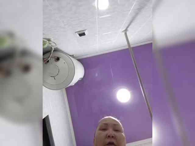 F_L_I_R_T_I_N_G webcam