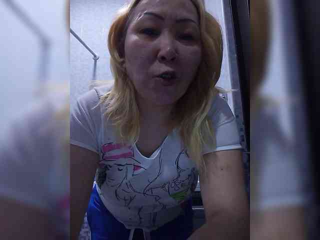 Qweentis Live Webcam on BongaCams