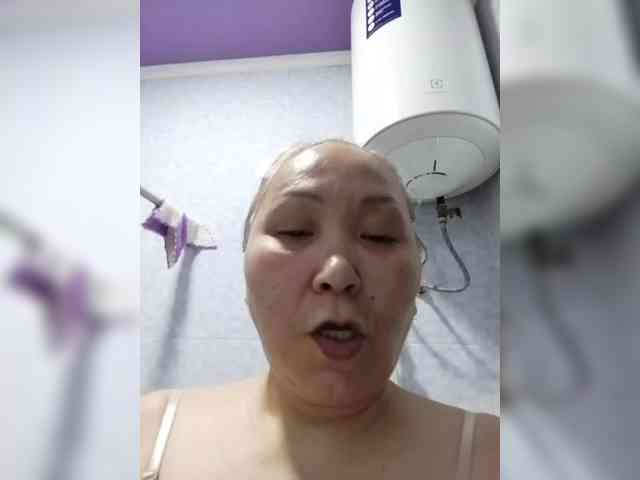 F_L_I_R_T_I_N_G webcam
