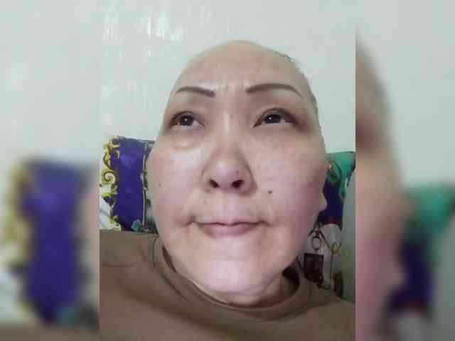 F_L_I_R_T_I_N_G webcam