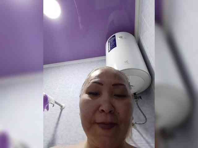 F_L_I_R_T_I_N_G webcam